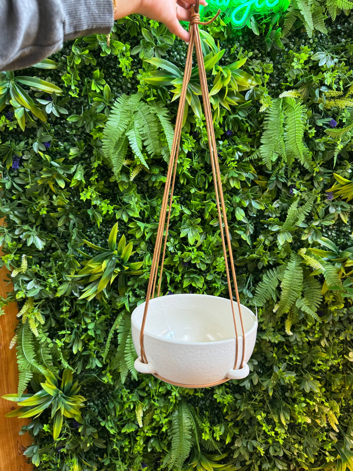 Redondo Hanging Pot