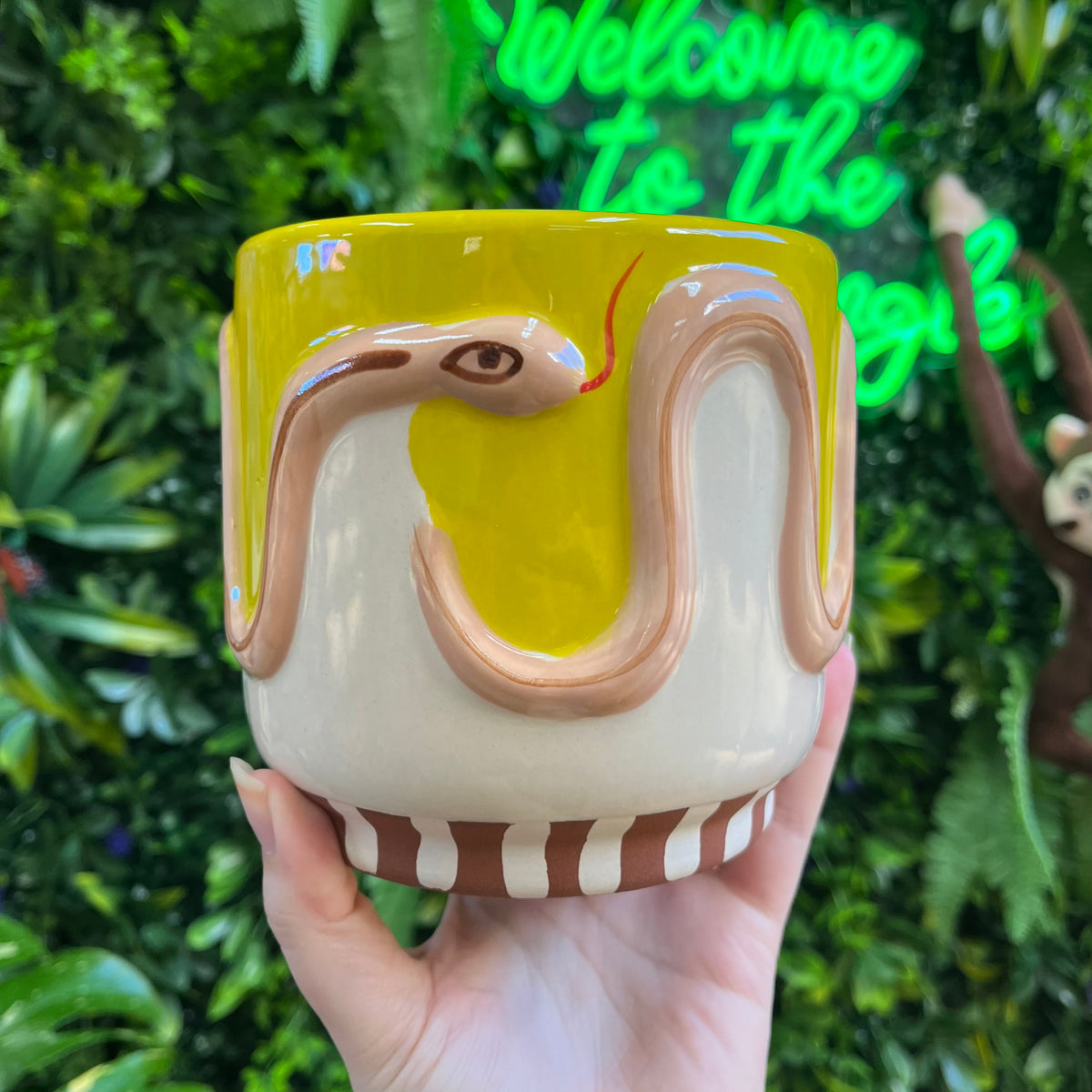 Wild Tails Pot