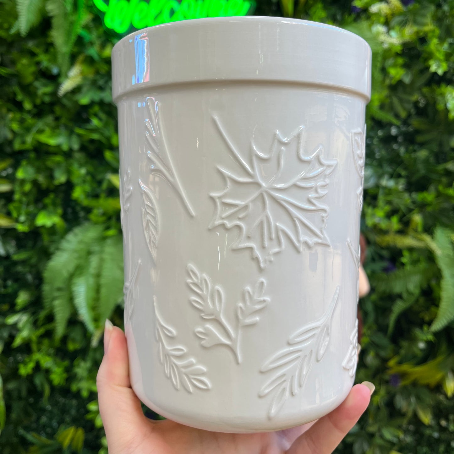 6" White Leaf Pot