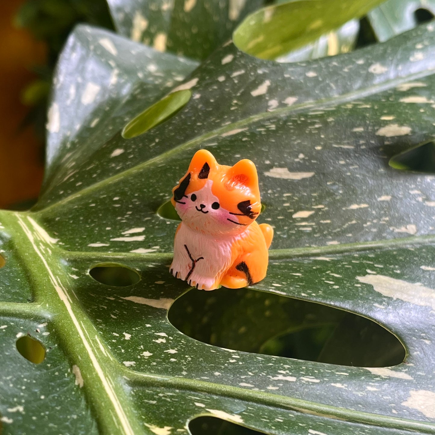 Sitting Cat Plant Magnet
